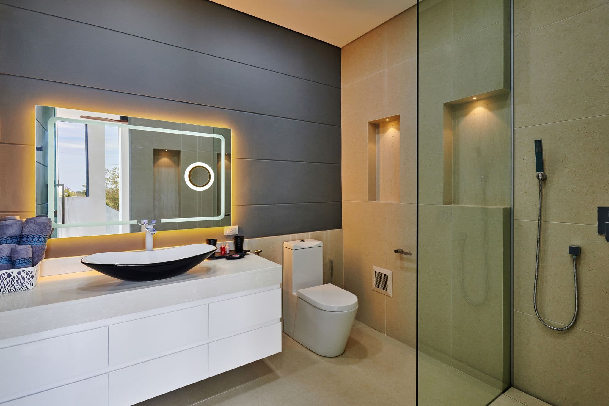Garden view suite interior