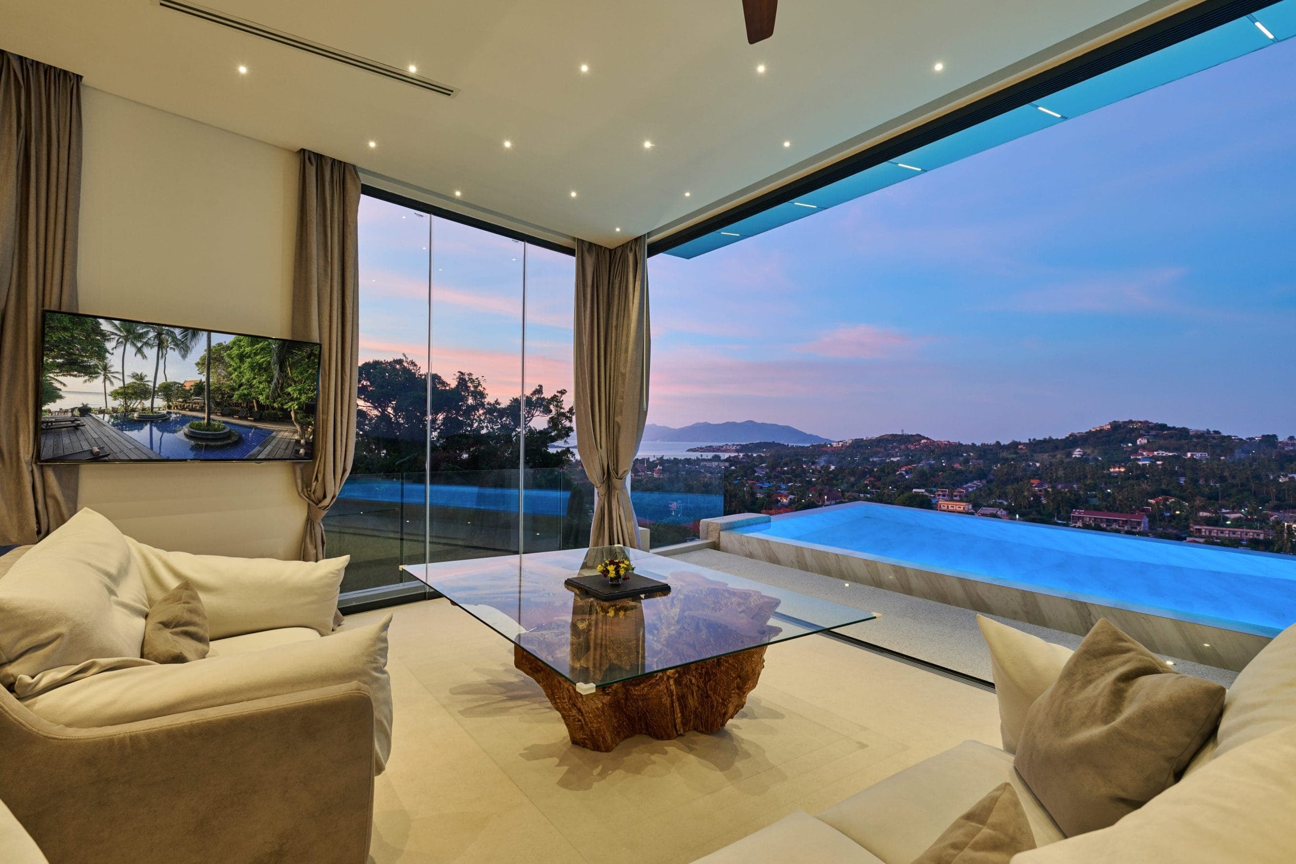 Honeymoon suite living room detail