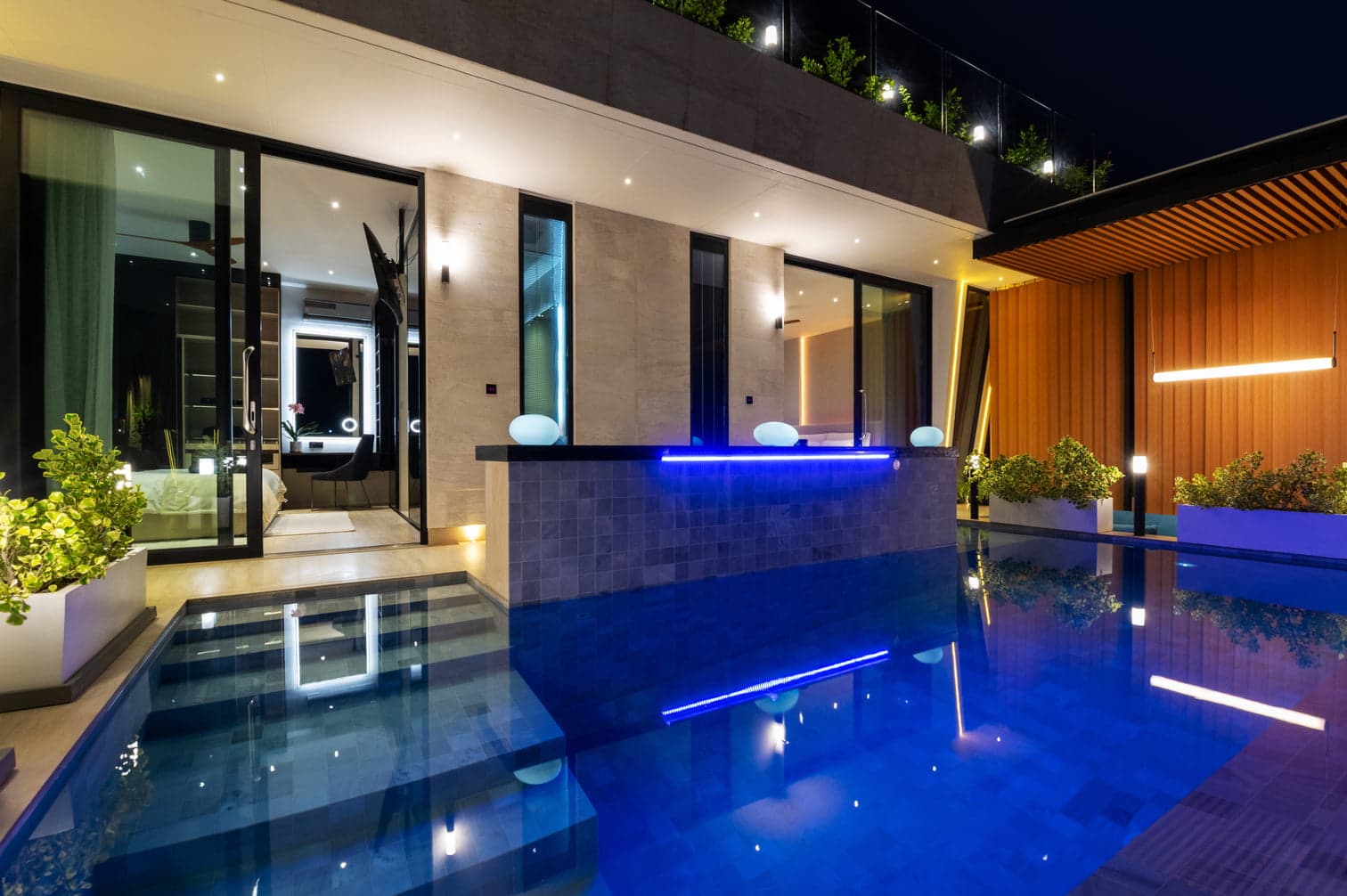 Tuxedo villa bathroom