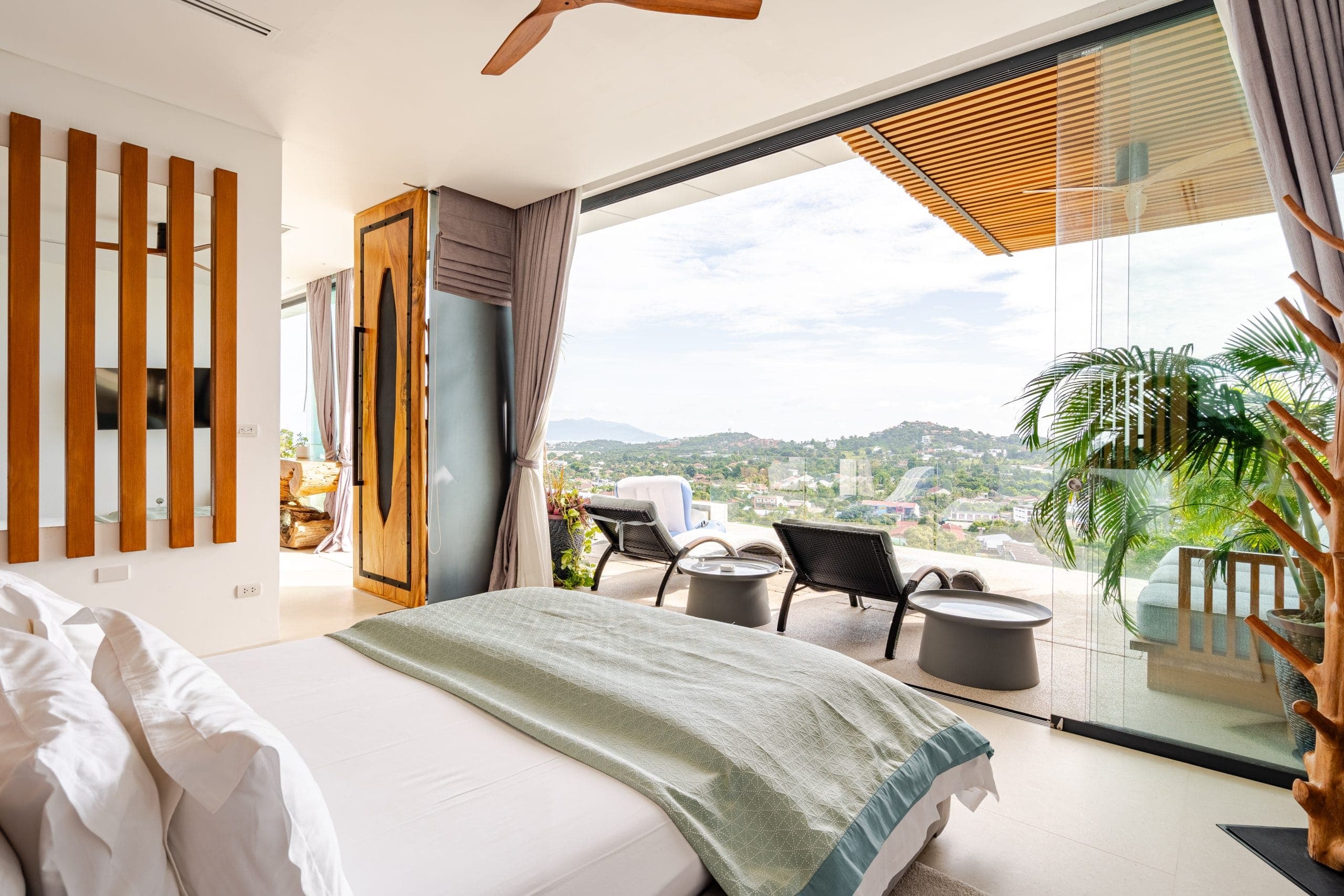 Honeymoon suite bedroom