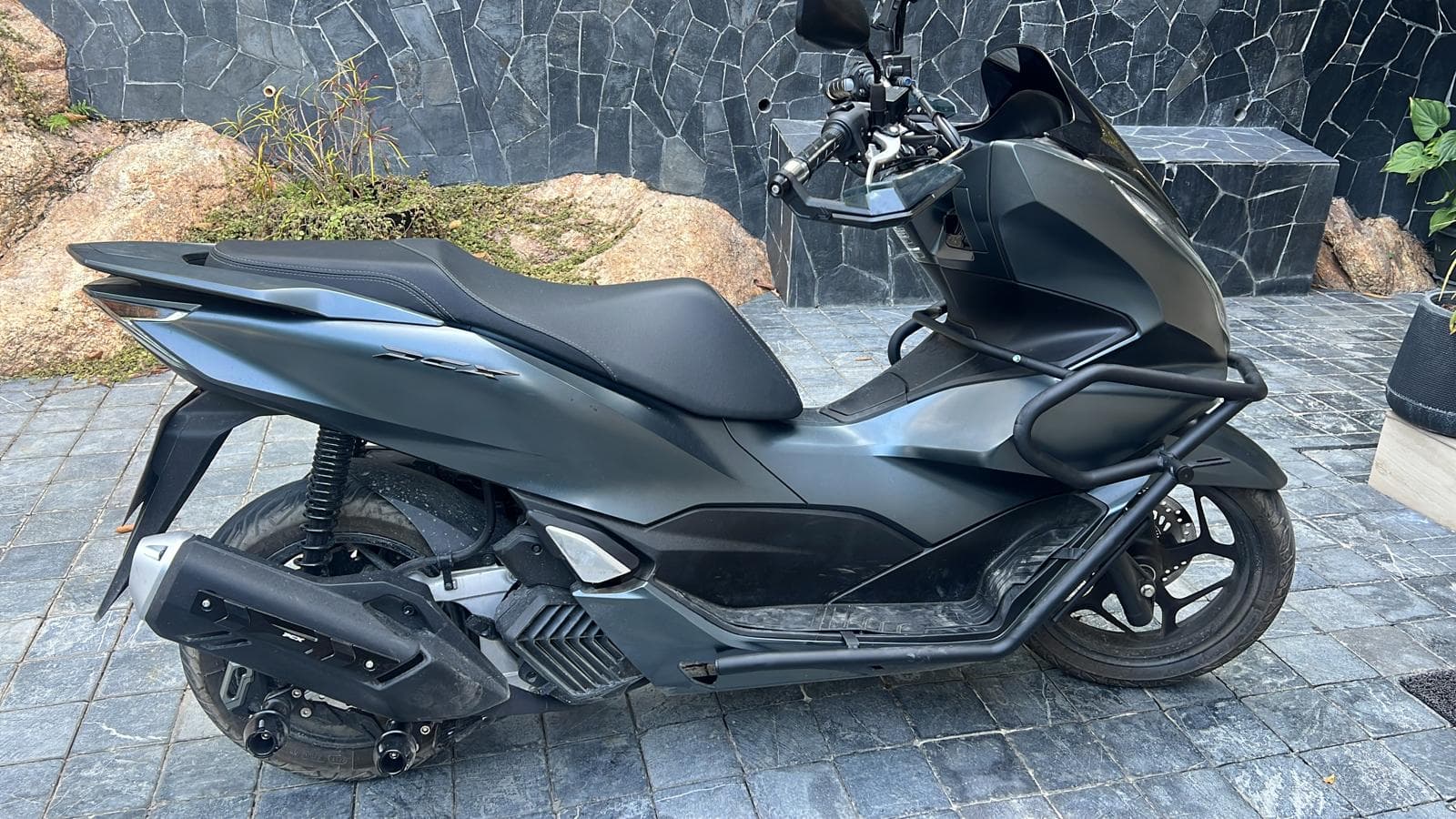 Honda PCX 160 (Grey)
