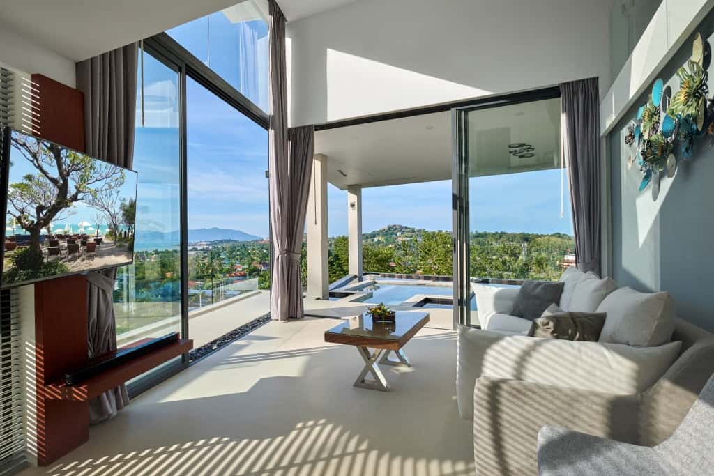 Magic Seaview suite living room with plunge pool and bay view